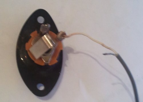 Output jack, with shielding stripped back, before soldering Output jack, with shielding stripped back, before soldering