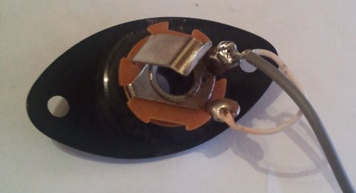 Output jack, after soldering Output jack, after soldering