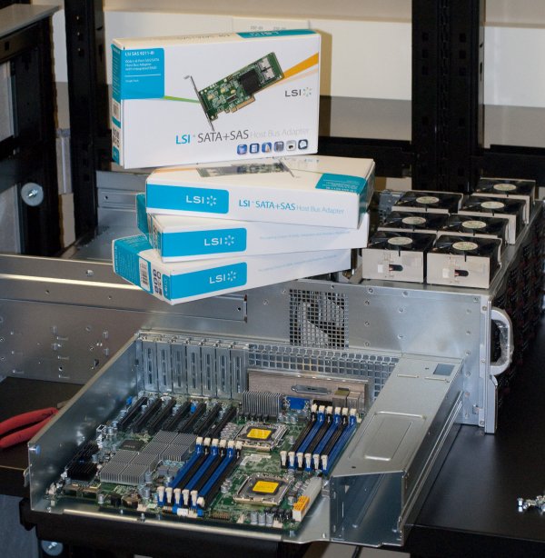 supermicro-sc847a-r1400lpb-motherboard-installed-lsi-controllers-boxed