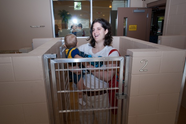 Tiff and Kai trying out the feeding kennel